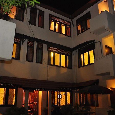 Blue Seas Guest House Dehiwala-Mount Lavinia Esterno foto