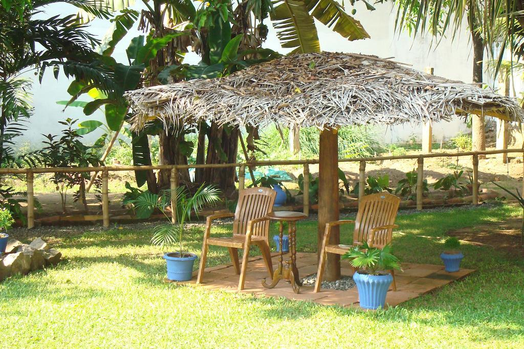 Blue Seas Guest House Dehiwala-Mount Lavinia Esterno foto
