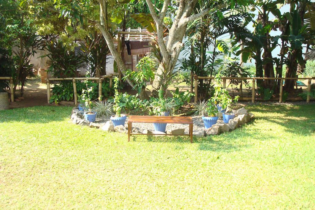 Blue Seas Guest House Dehiwala-Mount Lavinia Esterno foto