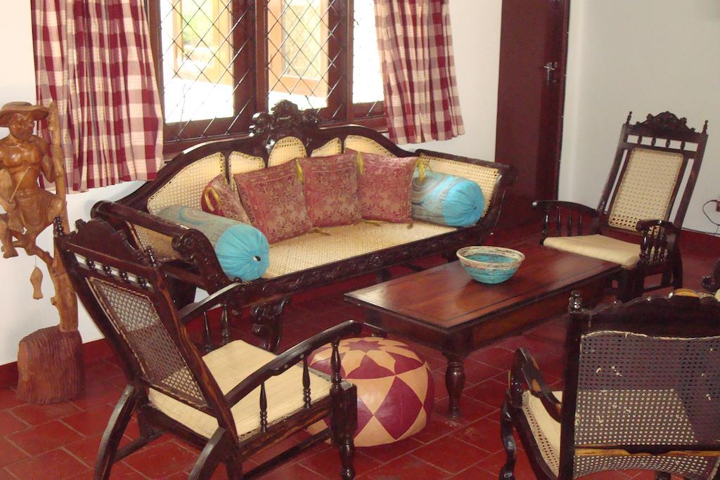 Blue Seas Guest House Dehiwala-Mount Lavinia Esterno foto