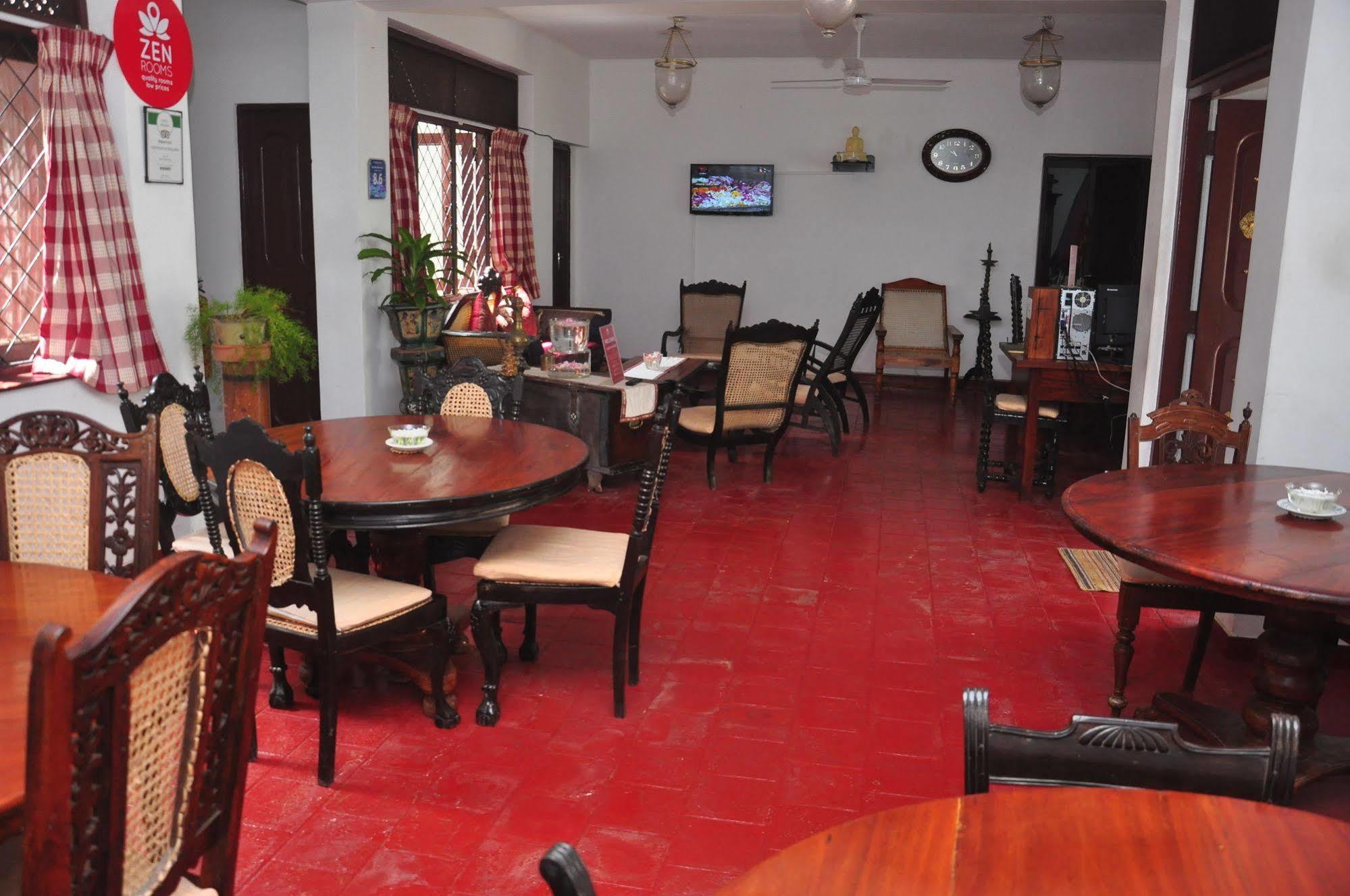 Blue Seas Guest House Dehiwala-Mount Lavinia Esterno foto
